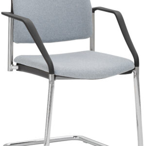 Stapelbarer Objektstuhl mit Netzrücken